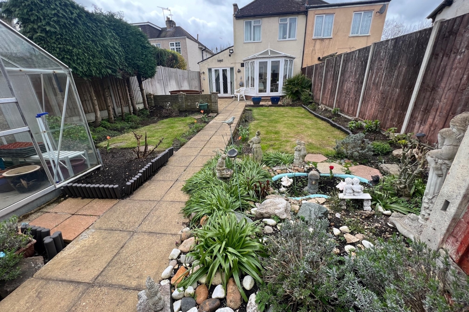 Warwick Villas Thorpe Lea Road, Egham, Surrey, TW20 Nevin And Wells